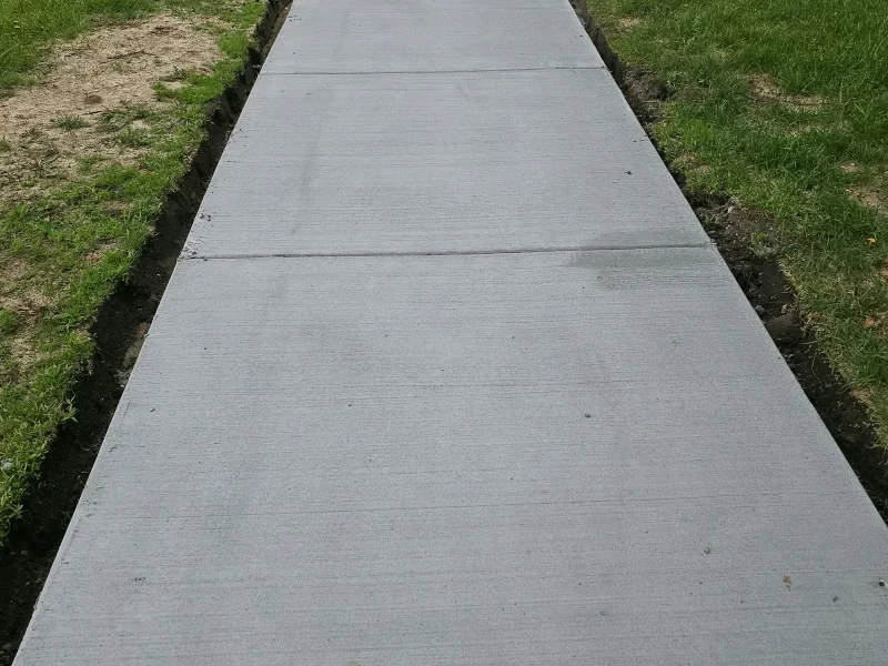 Concrete sidewalk installation